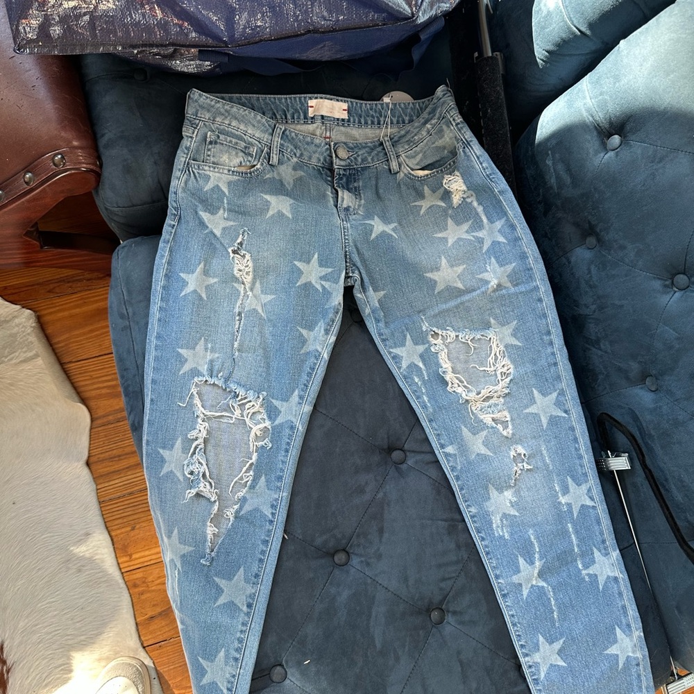 Starry Distressed Skinny Jeans
